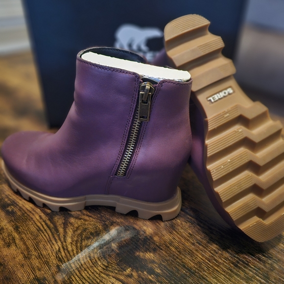 Sorel Wedge Boots - Picture 7 of 14